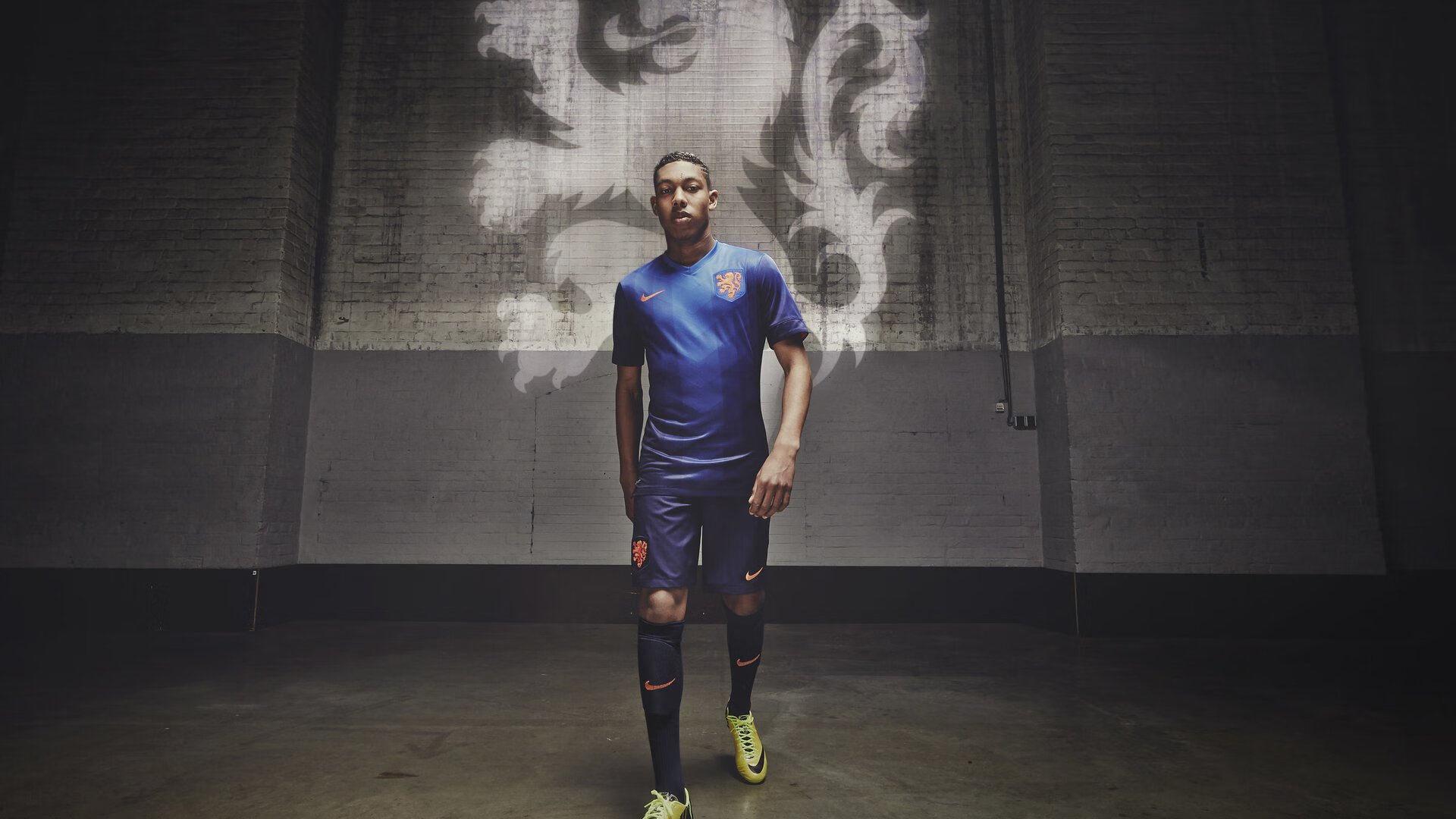 华沙奇迹！波兰铁骑逆转马德里，库尔图瓦神扑定江山