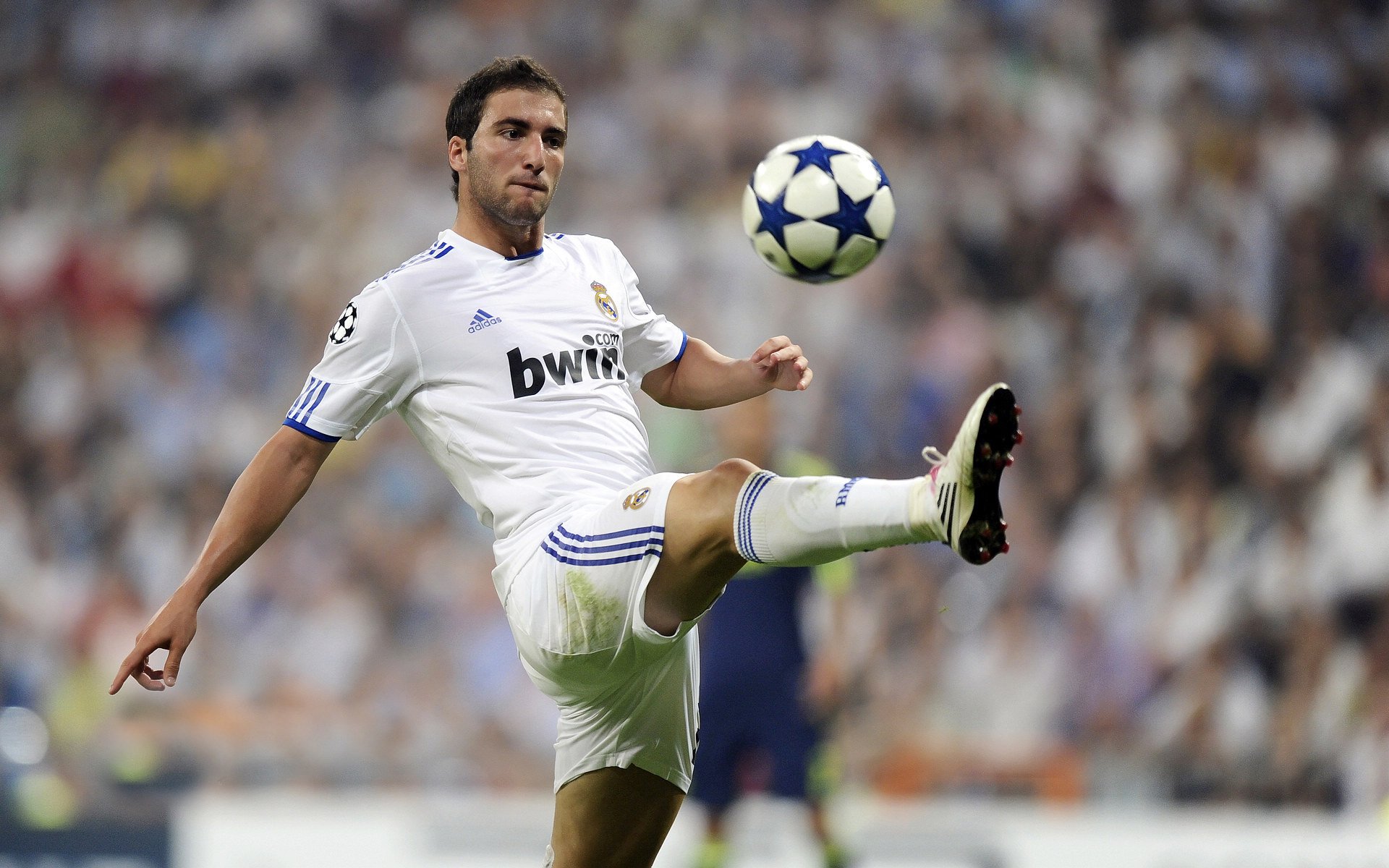 欧文状态火热引领凯尔特人横扫吉林队，唯一性胜利背后的战术密码